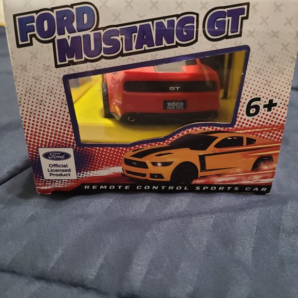 Ford Mustang GT Remote Control Car - Picture 3 of 6